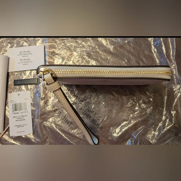 Coach Pebbled Leather Wallet /Wristlet Set in CHALK (White) - Picture 11 of 14